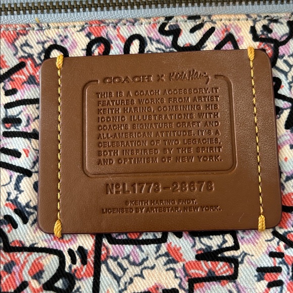 Coach X Keith Haring Turnlock Wristlet 30 Limited Edition Collaboration - Picture 13 of 17